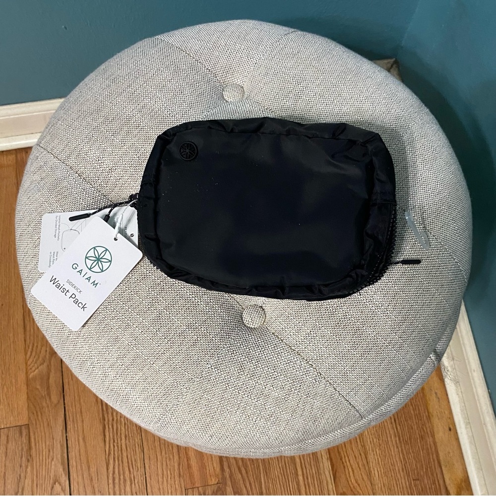 GAIAM Black Waist Pack